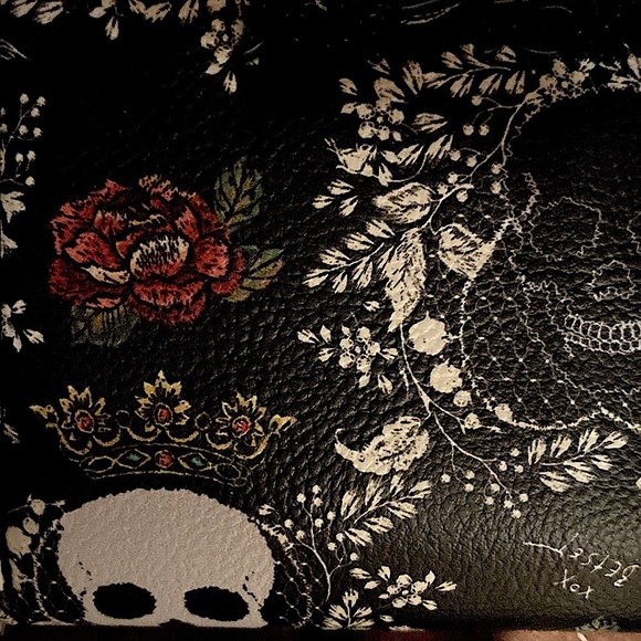 Betsy Johnson Zippered Wristlet Wallet, Black,  Skulls, Crowns & Flora, NEW - Picture 11 of 11